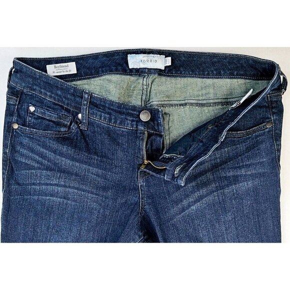 Torrid Size 14R Women's 31 Inch Inseam Boyfriend Blue Denim 5 Pocket Jeans - Picture 11 of 13
